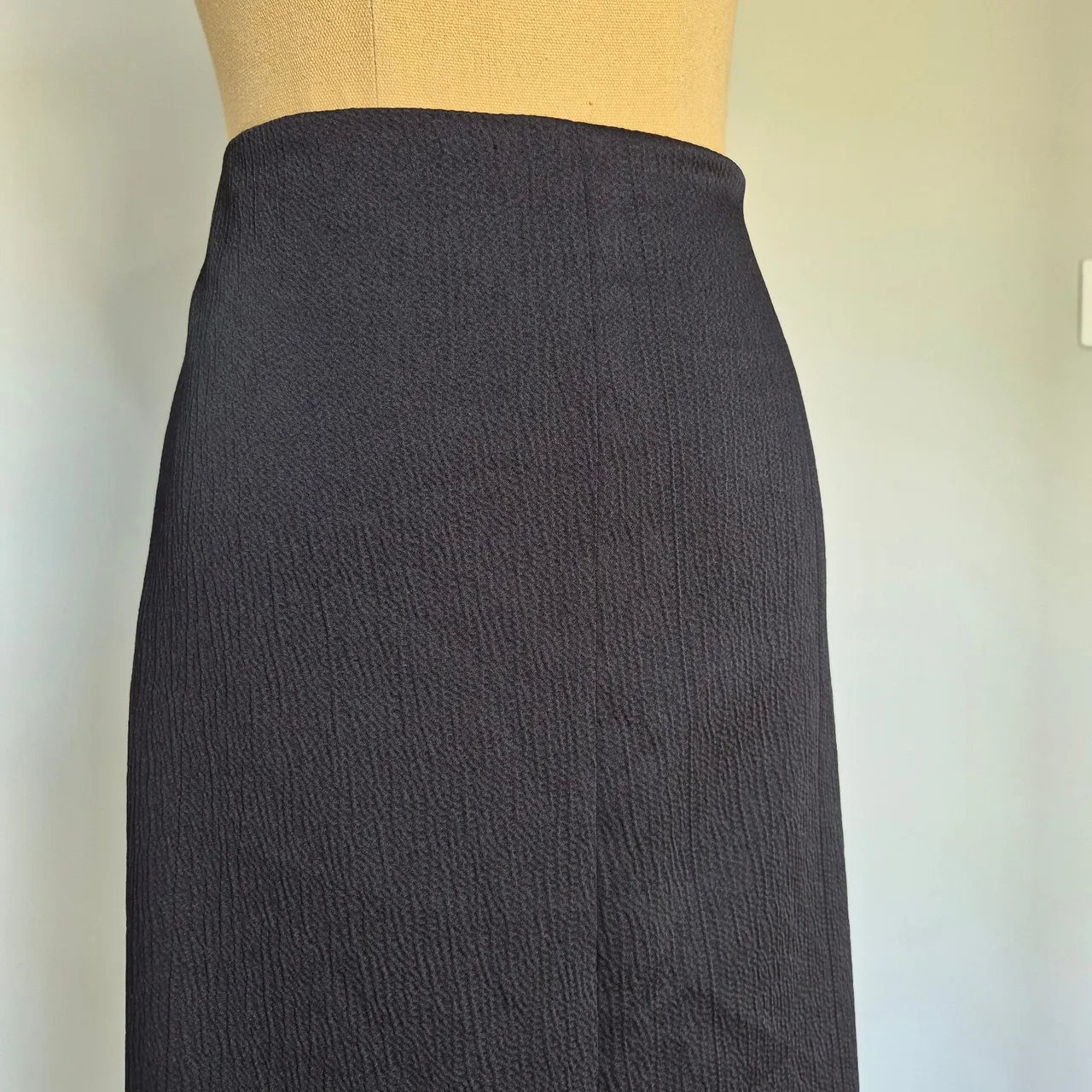 Veronika Maine Edit Black Textured Satin Split Midi Skirt Size 16 – photo 5