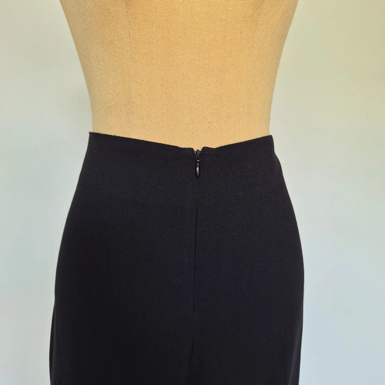 Anthea Crawford Black Wool Crepe High Rise Tapered Dress Pants Size 12 — photo 5