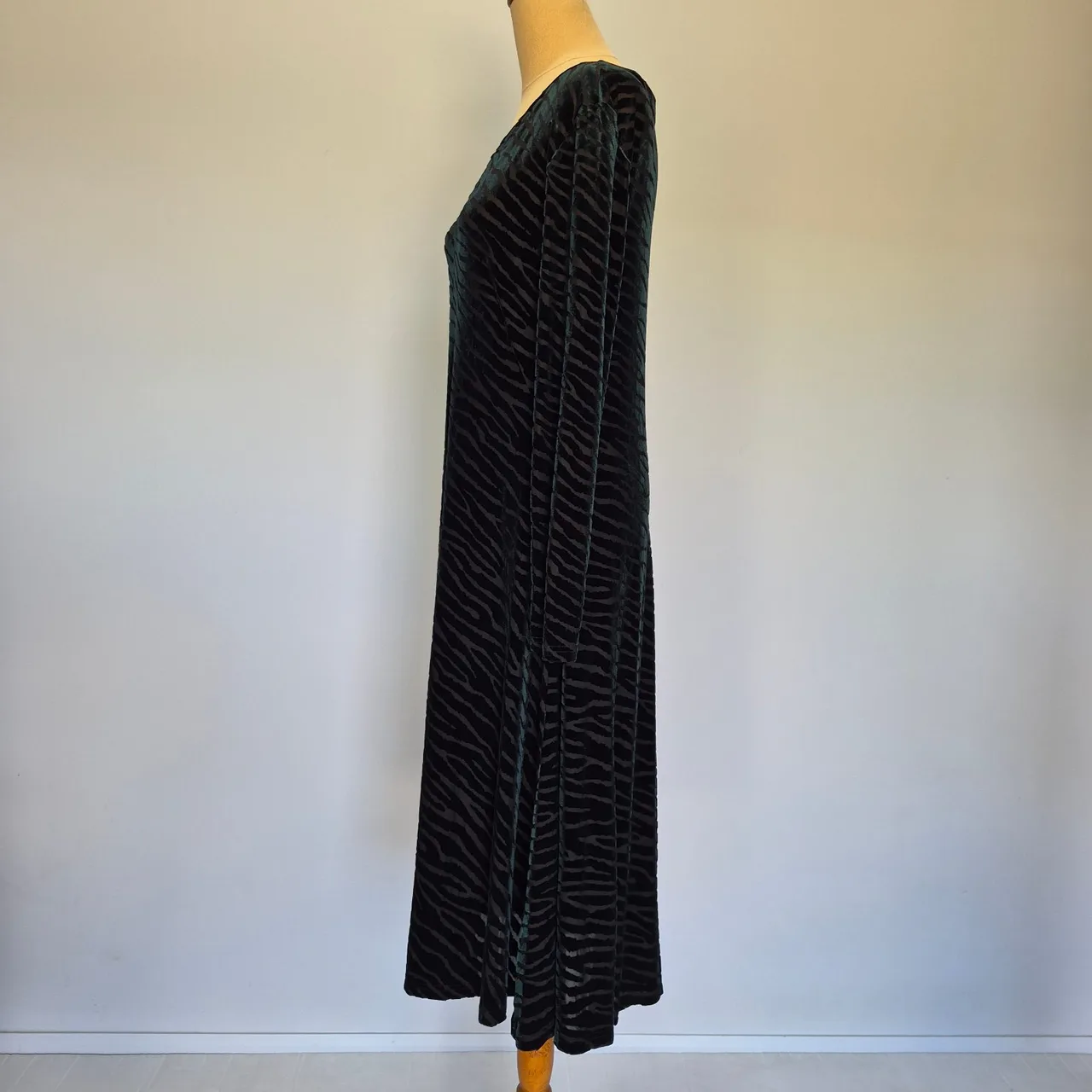 Gorman Semi-Sheer Green Burned Velvet Tiger Stripe Midi Dress Size 16 – photo 3