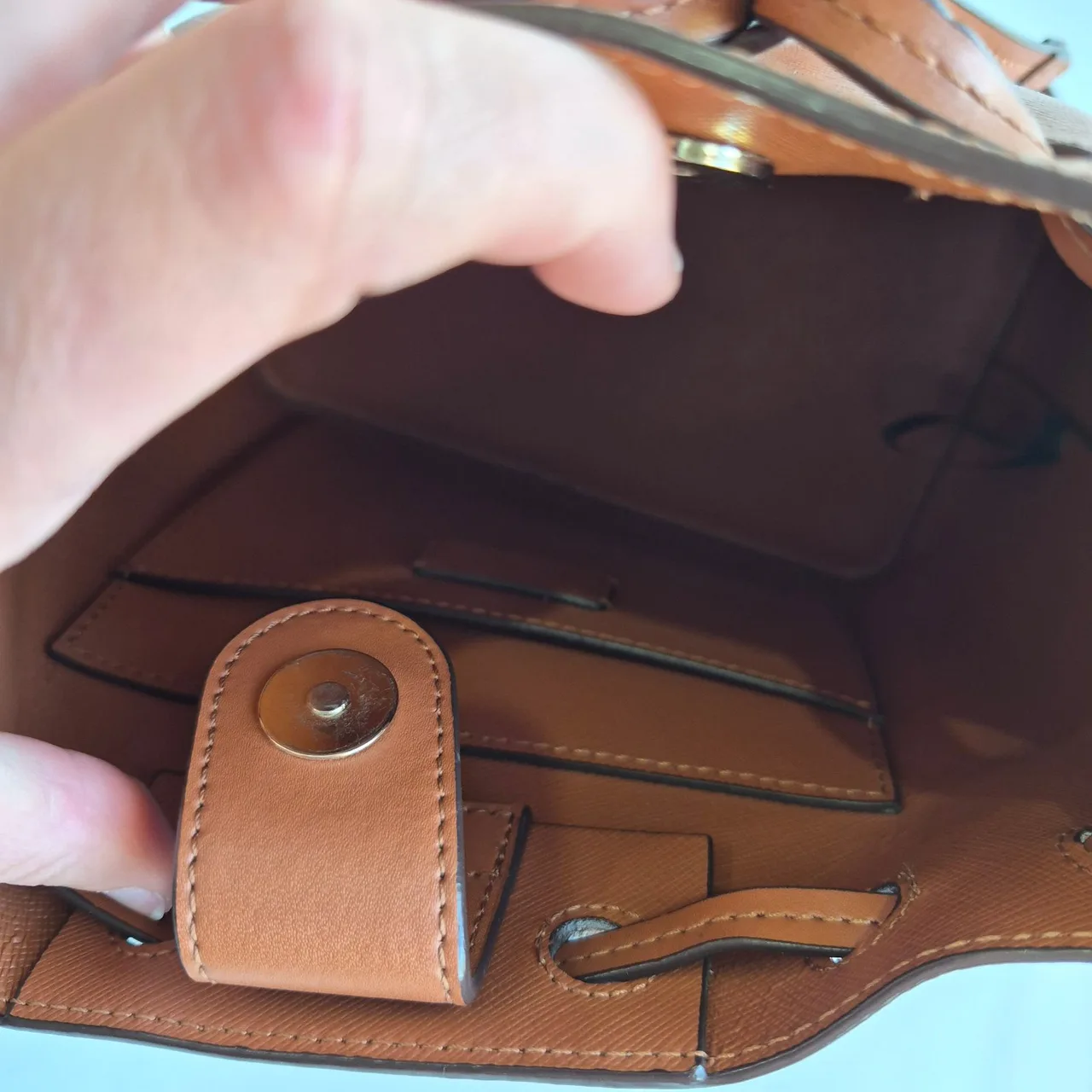 Oroton Harriet Medium Tan Brown Leather Bucket Shoulder Bag — photo 8