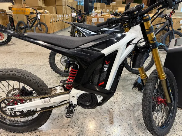 Arctic Leopard XE PRO S - DEMO — White