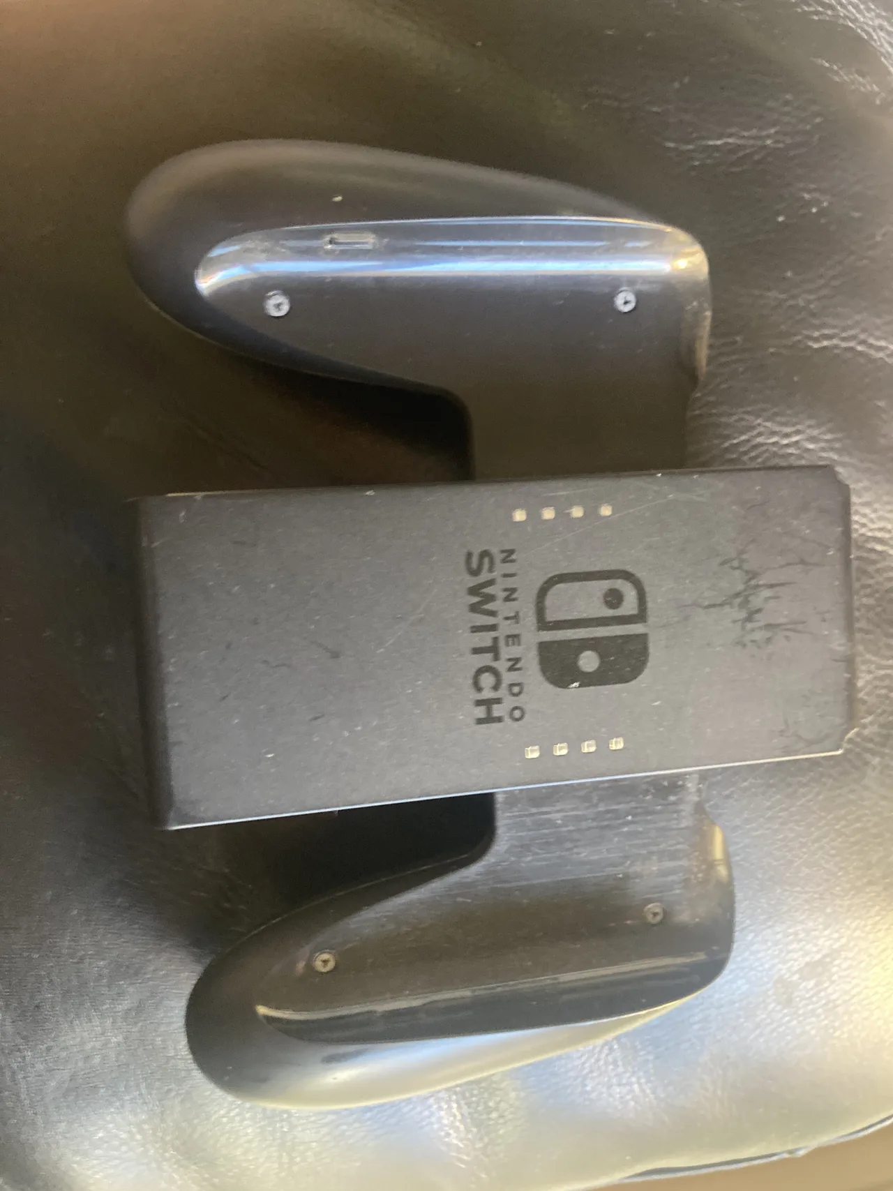Nintendo Switch 1, Pro Controller, 2 Docks, 4 Joy-Con Straps, 1 Game and more! — photo 6