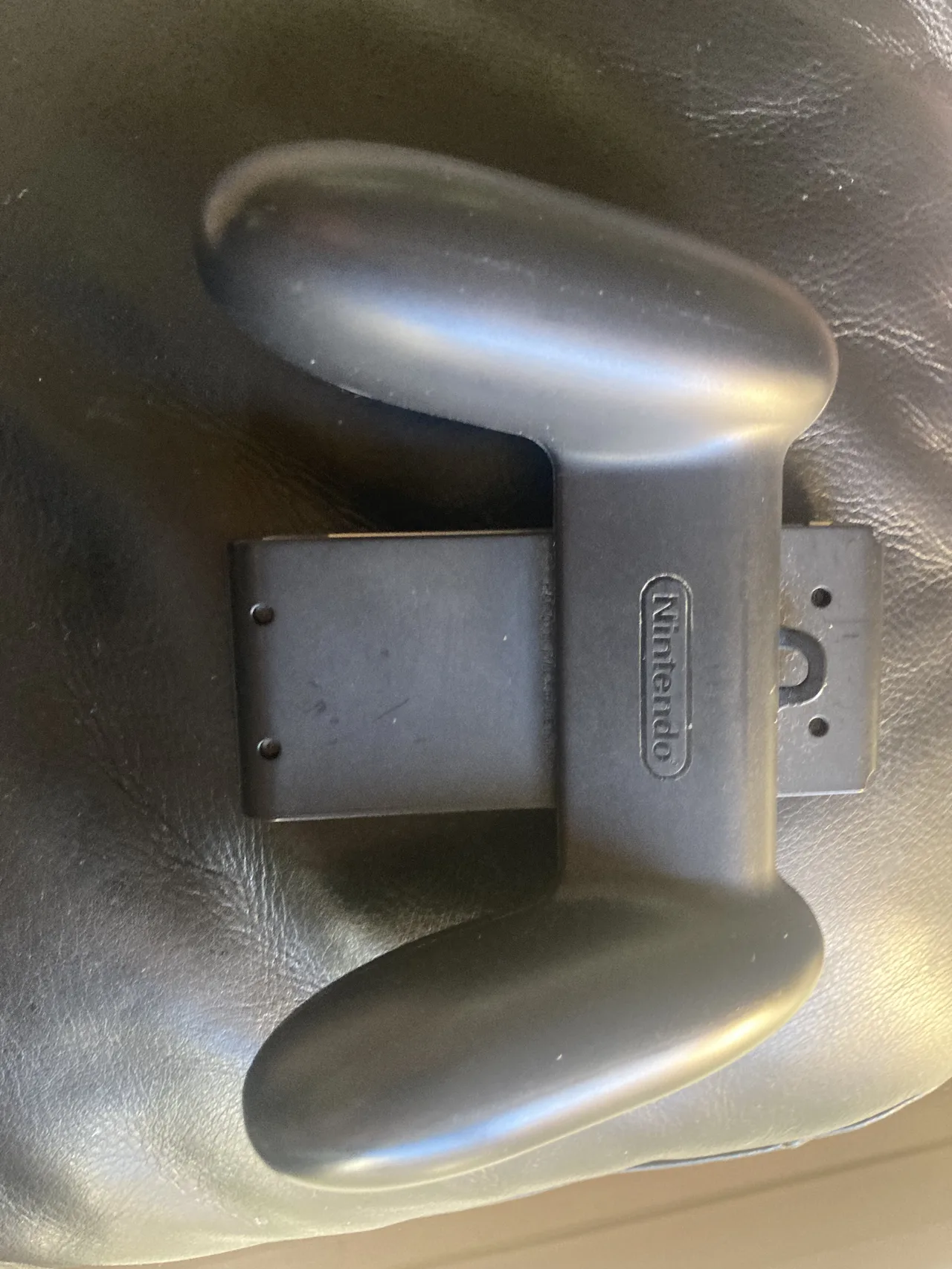 Nintendo Switch 1, Pro Controller, 2 Docks, 4 Joy-Con Straps, 1 Game and more! — photo 7