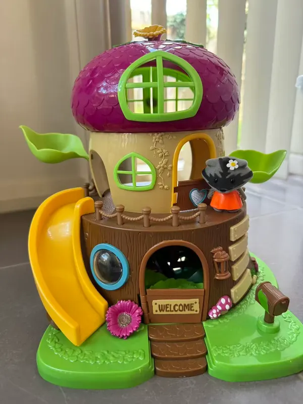 Li'l Woodzeez Calico Critters Acorn Treehouse Playset Nature House