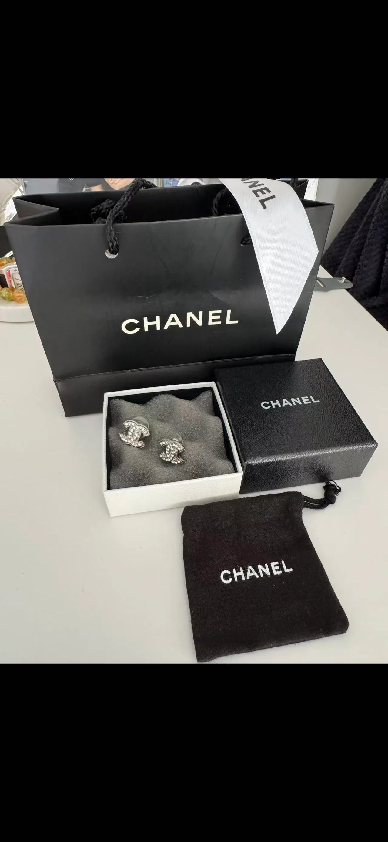 Chanel CC Crystal Stud Earrings – Excellent Condition — photo 2