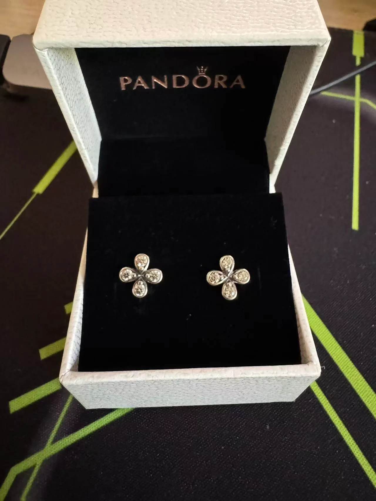 Pandora Daisy Flower Stud Earrings — photo 2
