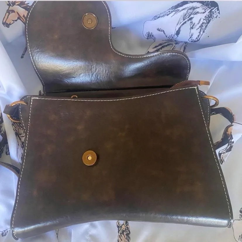 Western-Style Saddle inspired Shoulder Bag — photo 7