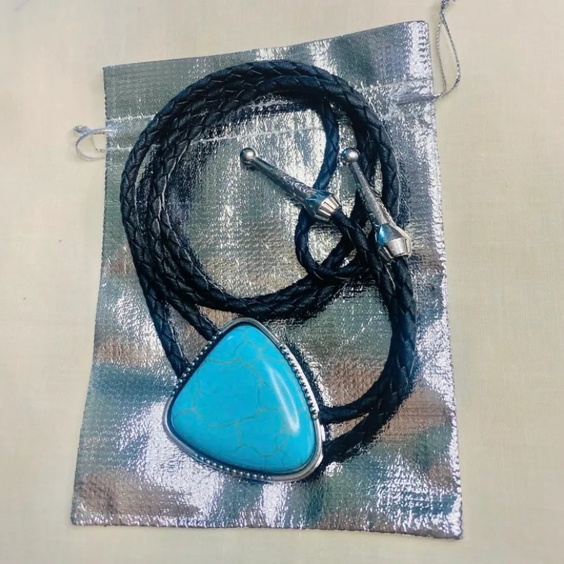 Western Bolo Tie Faux Turquoise Silver Tone Bezel — photo 3