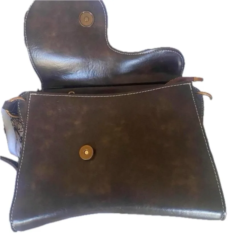 Western-Style Saddle inspired Shoulder Bag — photo 4