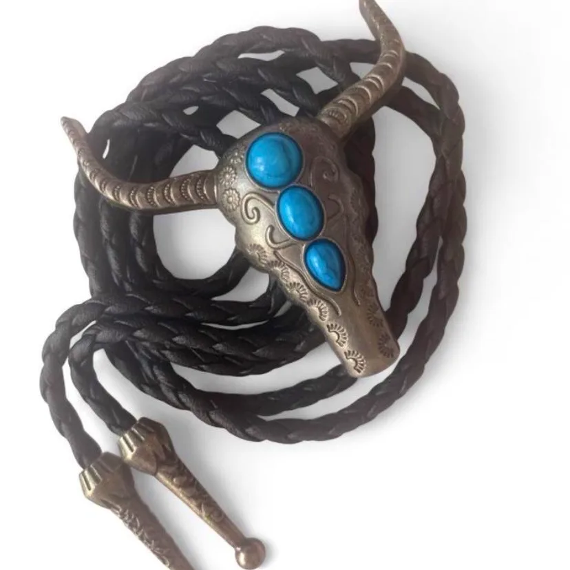 Western Style Bolo Tie Pewter-Tone Bulls Head – photo 7