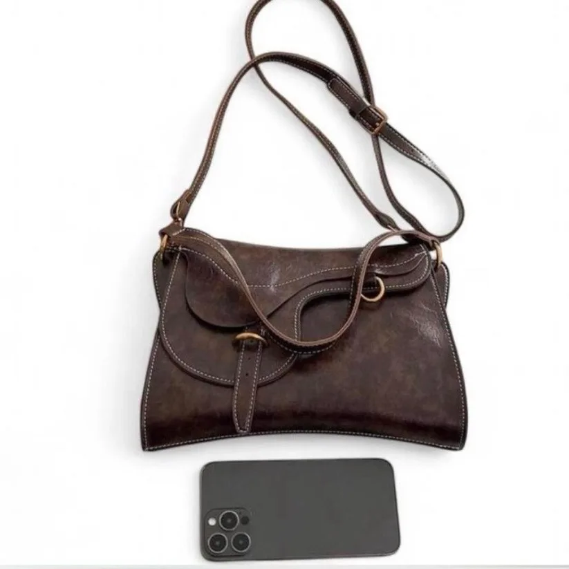 Western-Style Saddle inspired Shoulder Bag — photo 5