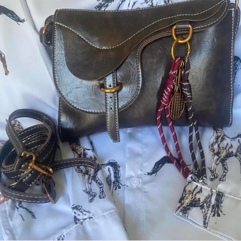 Western-Style Saddle inspired Shoulder Bag — photo 4