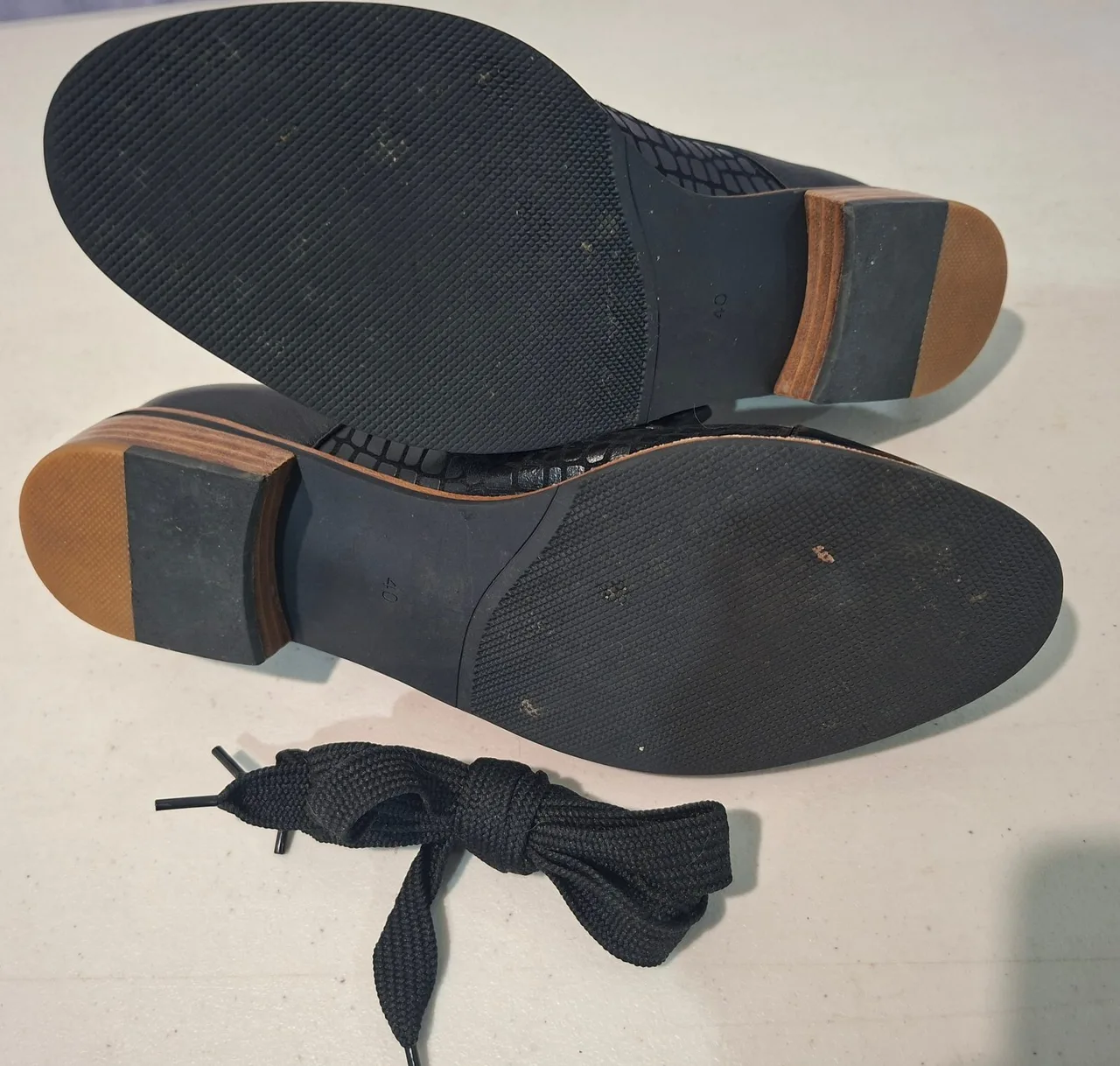 Ladies Black Patent Leather Shoes Size 40 — photo 2