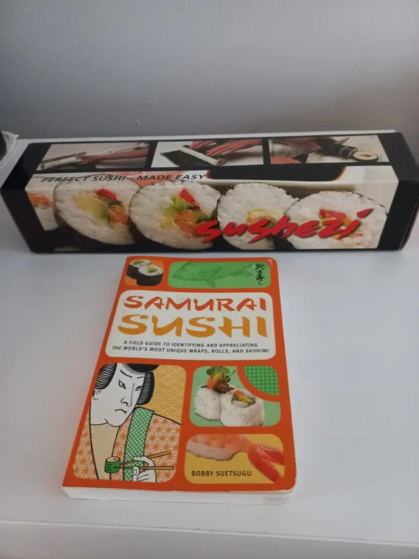 Sushezi Sushi Maker and Cookbook