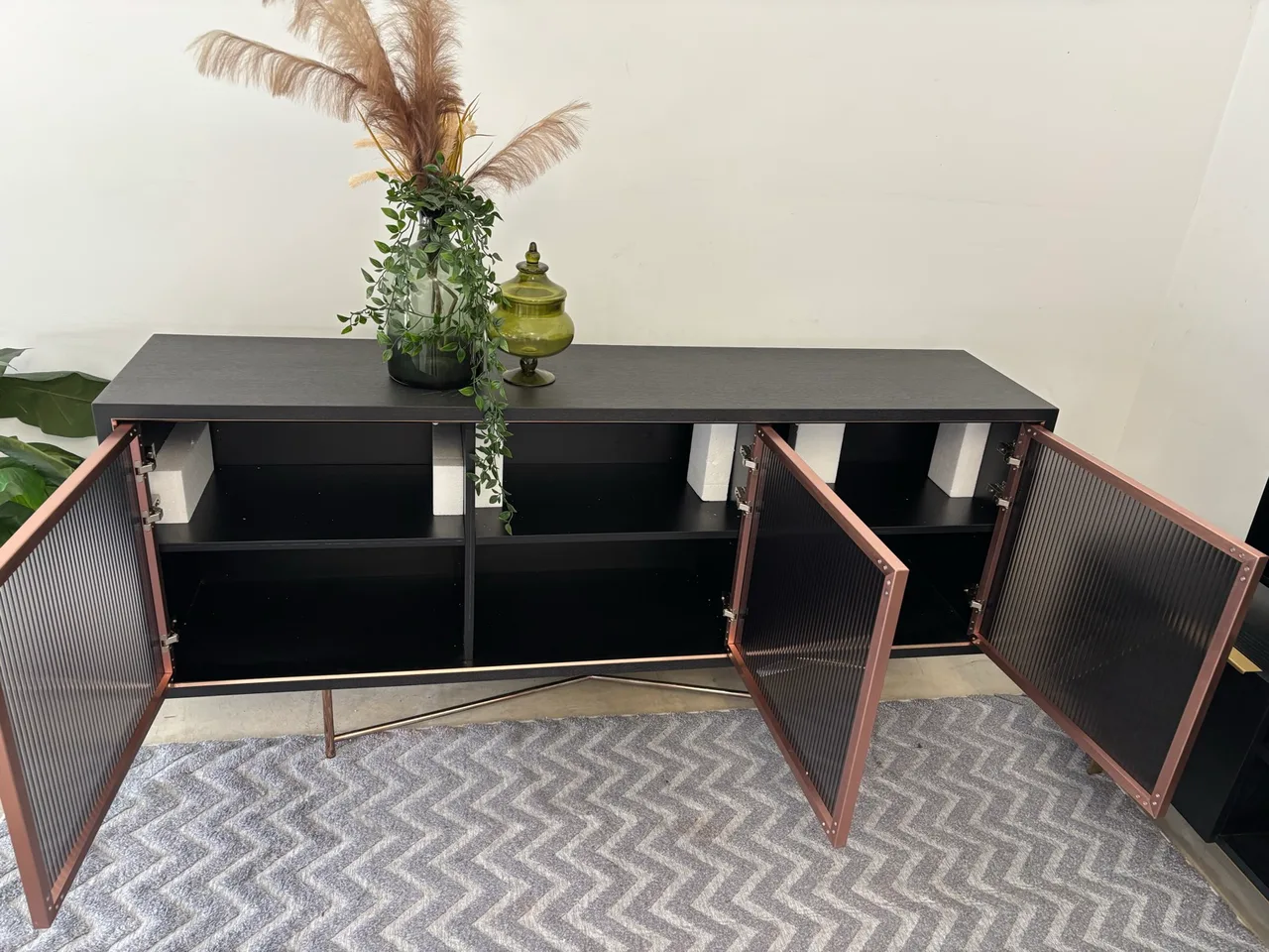 Sideboard — photo 9