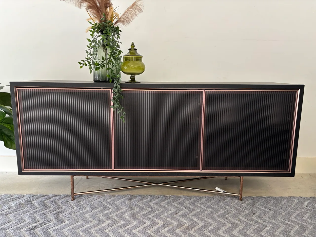 Sideboard — photo 3