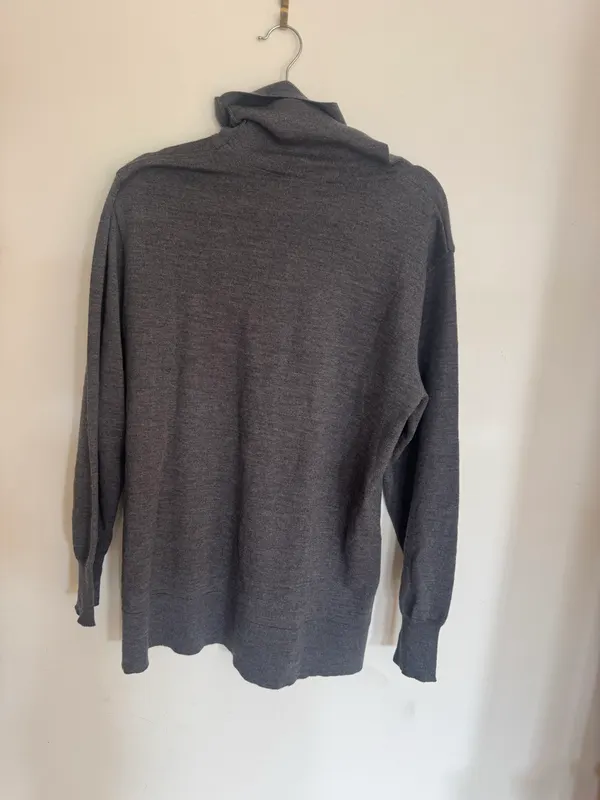 Women’s large grey top woollen