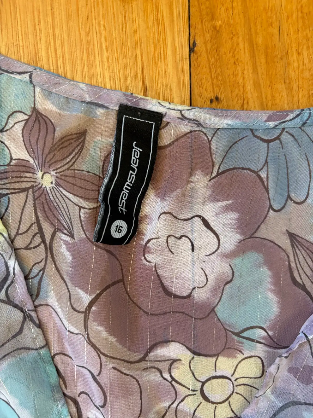 Jeanswest blouse or cover up size 16 – photo 2