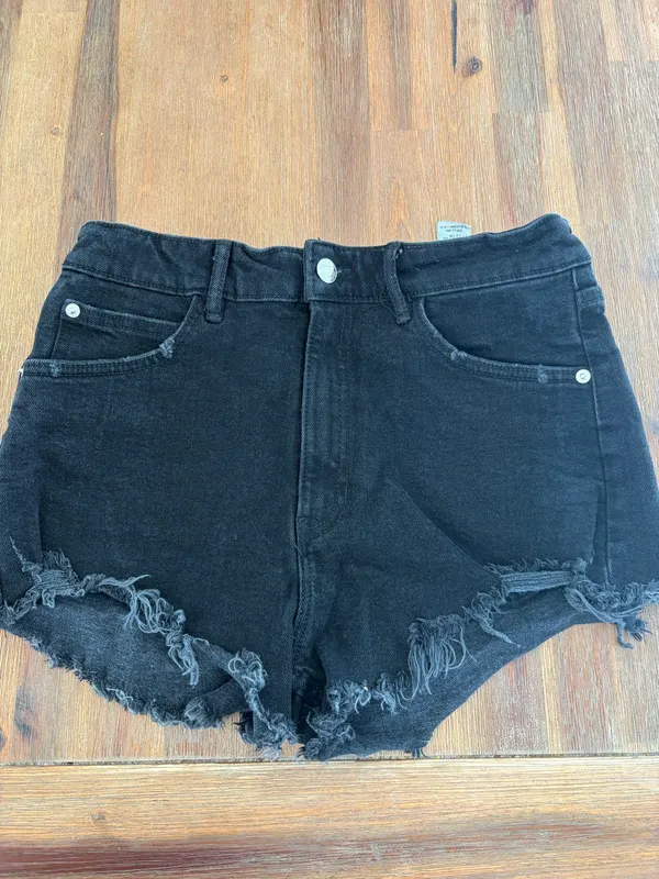 Zara distressed denim shorts size 8