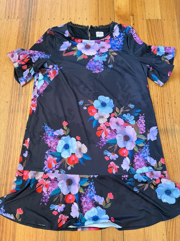 Leona Edmiston floral shift dress size 4 (16/18)
