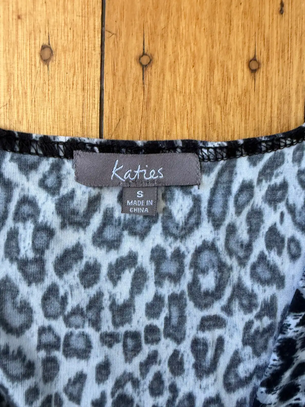 Katies sleeveless leopard top size s – photo 2