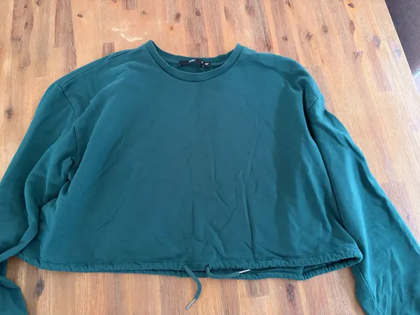 Sportsgirl cropped sweatshirt size xl