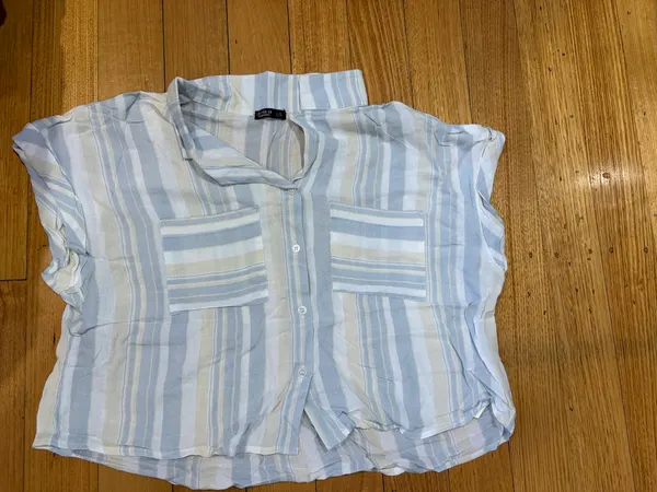 Cotton on cropped button shirt size L
