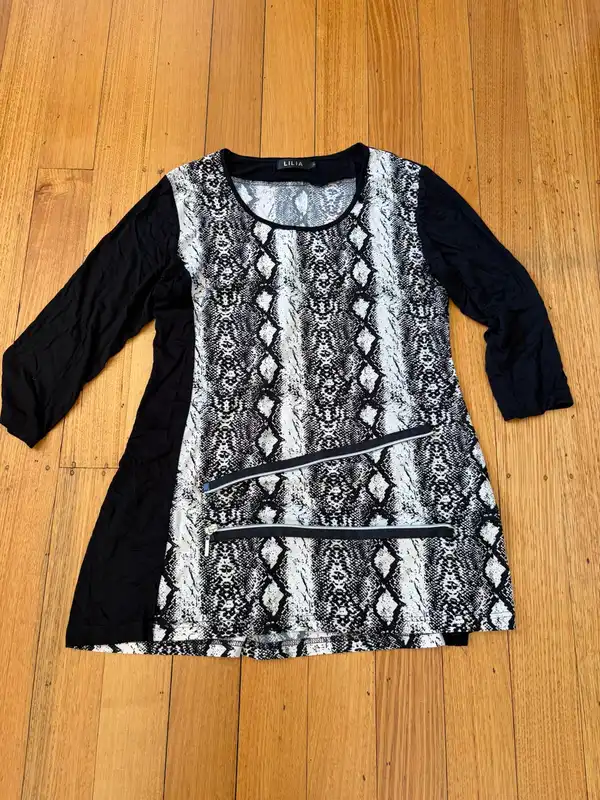 Lilia snake print tunic size s
