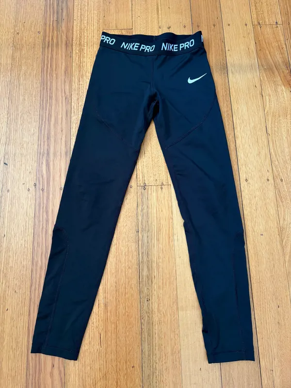 Nike compression leggings size 6