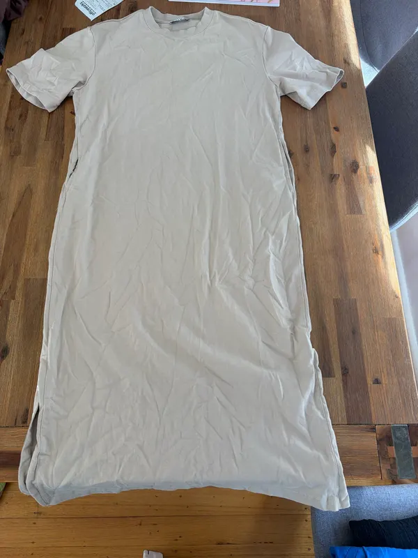 Decjuba d luxe beige tshirt dress size m