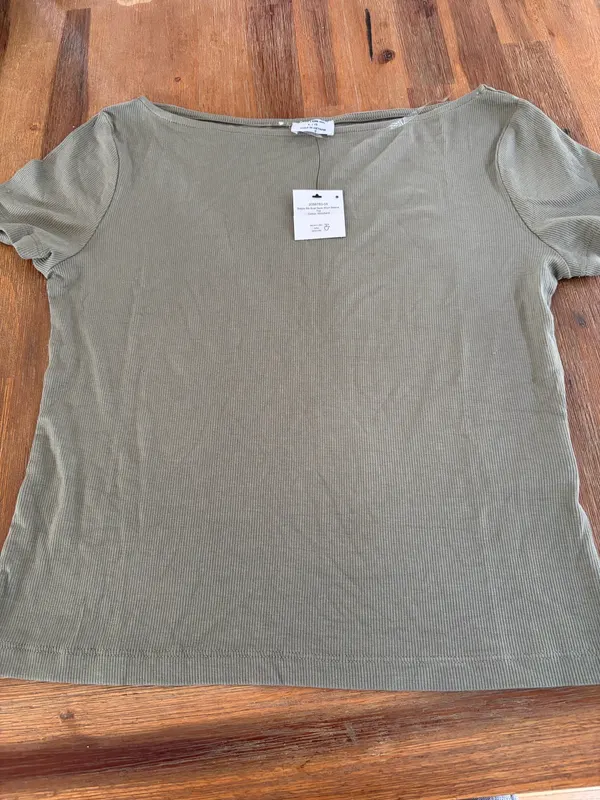 Cotton on staple ribbed tee size L BNWT