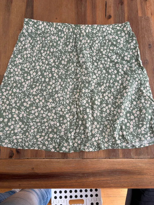 cotton on mini skirt size L