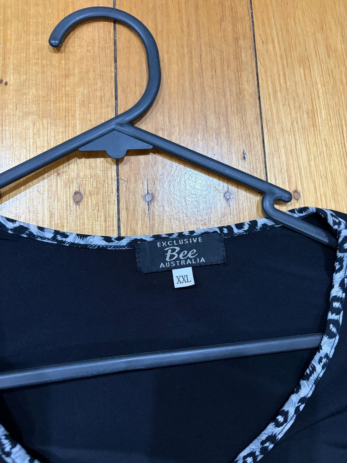Exclusive Bee graphic tee size xxl — photo 3
