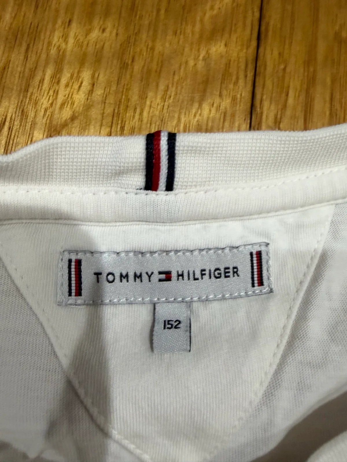 Tommy hilfiger tee girls size 12 — photo 2