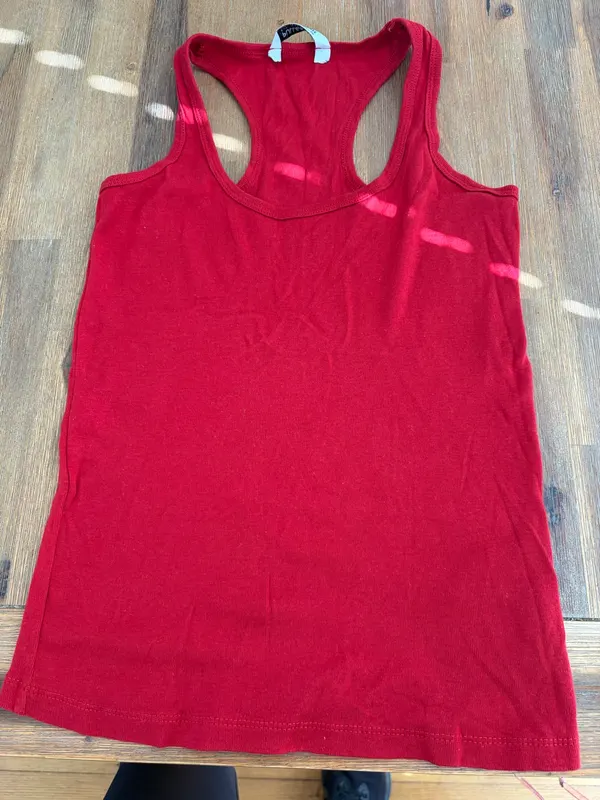 Pull and bear basic tank size 8