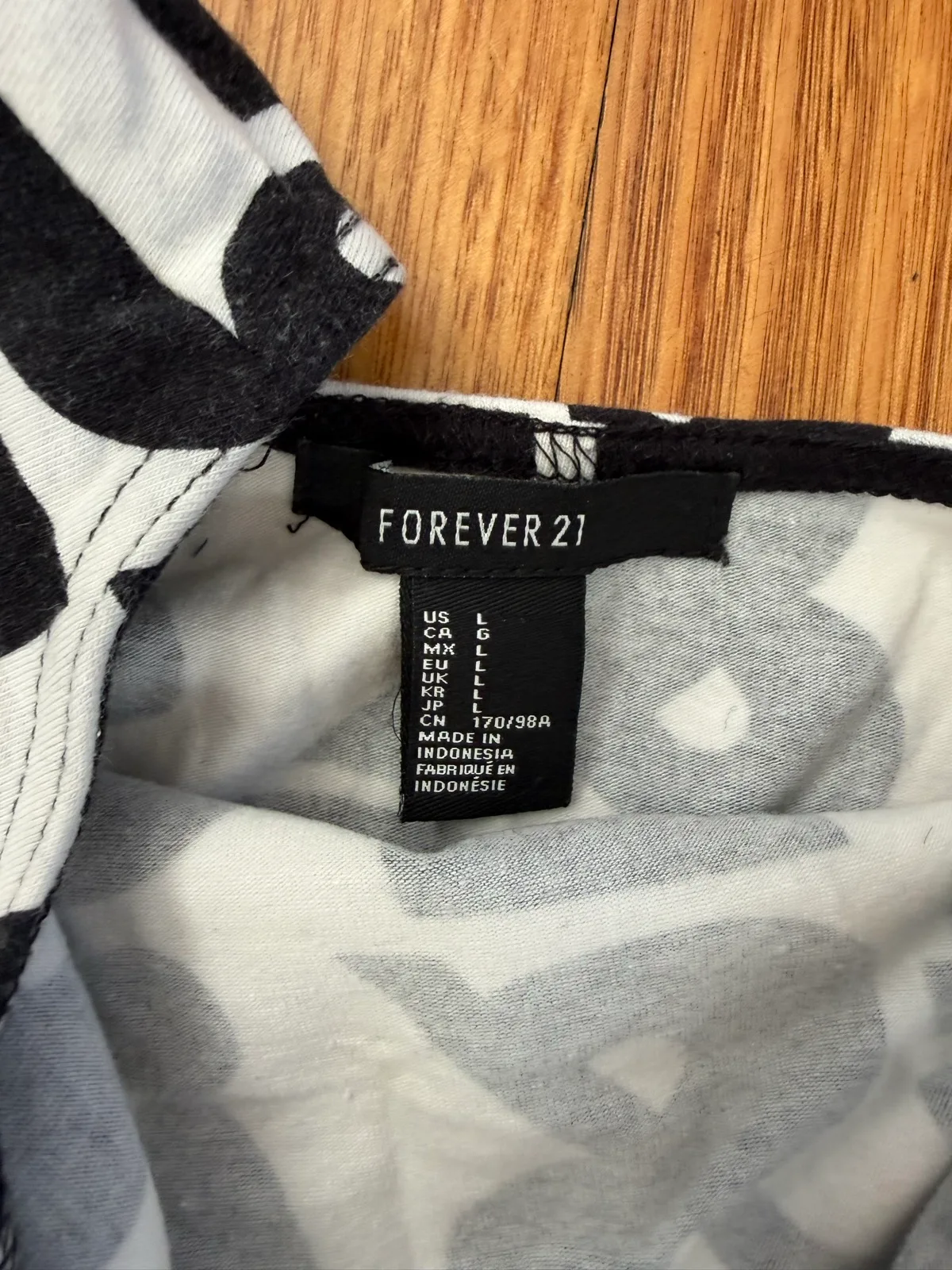 Forever 21 graphic print body con mini dress size L – photo 2