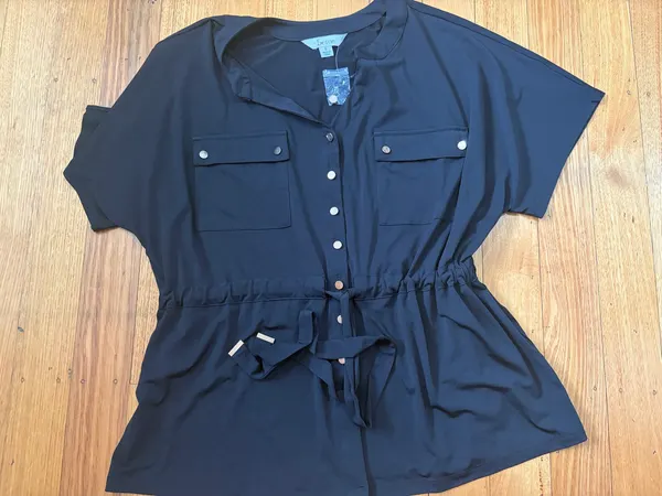 Beme short sleeve utility top size 16