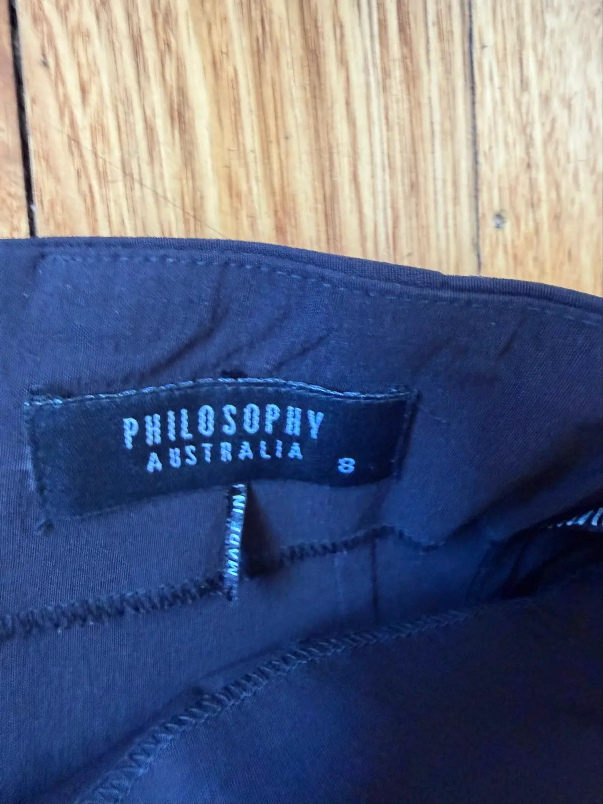 Philosophy Australia black solid straight pencil knee length skirt womens size 8 – photo 2