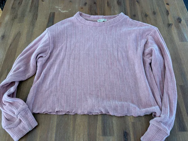 Heart and hips ribbed cropped sweater size s