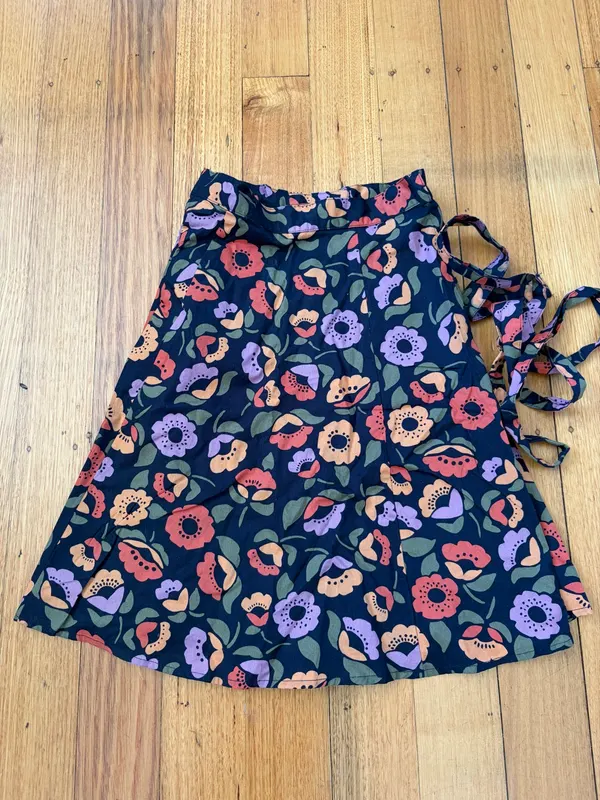 Princess highway dark romance dahlia skirt size 6