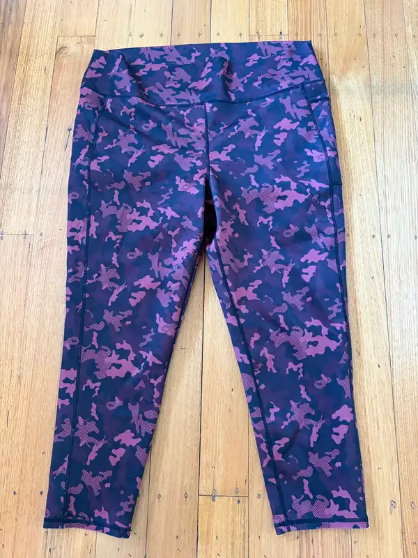 Elite cropped leggings size 20
