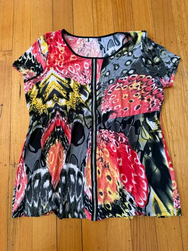 Multicoloured abstract short sleeve top size 18