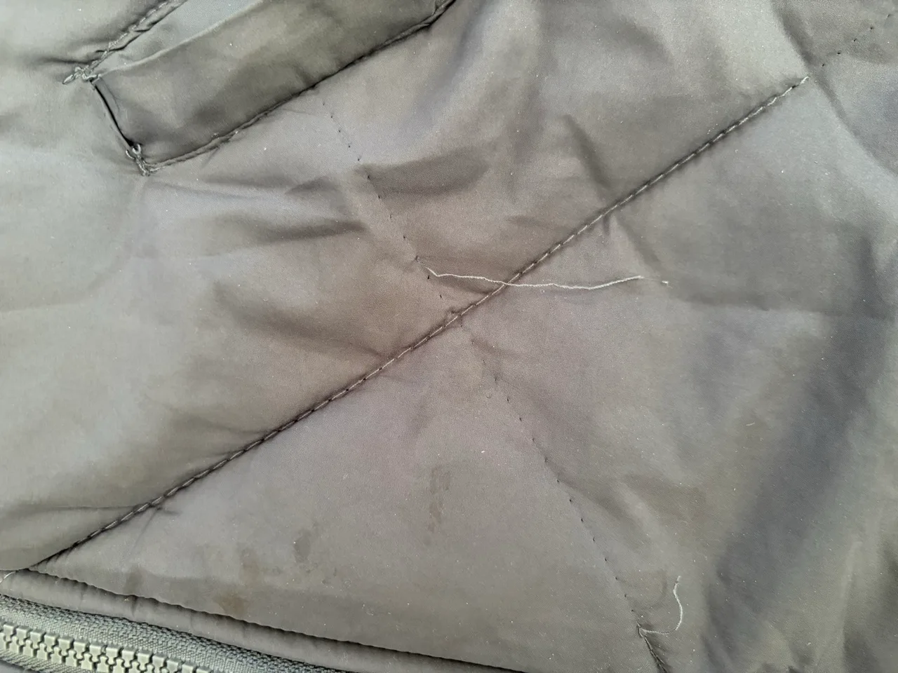 Cotton on sleeveless hooded puffer vest size 12 – photo 2