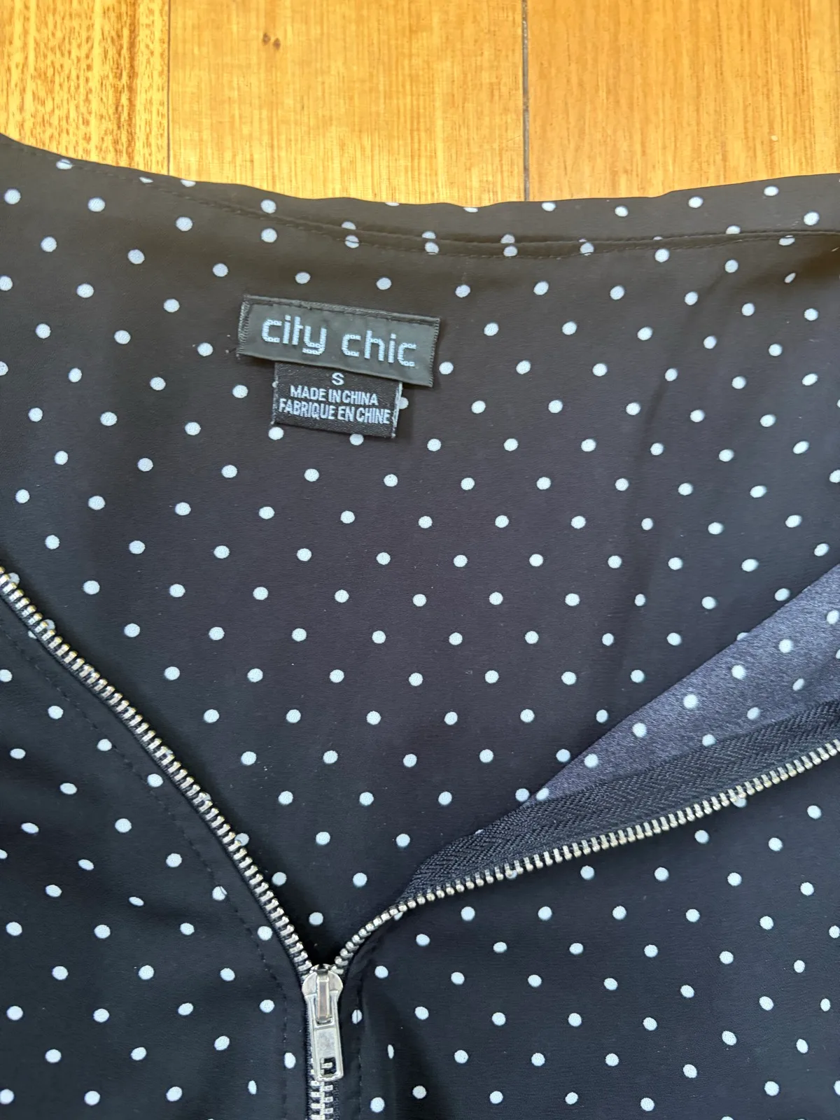 City chic polka dot zip front blouse size 16 – photo 2