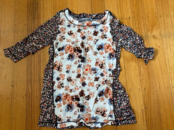 Blue illusion floral print tunic top size s
