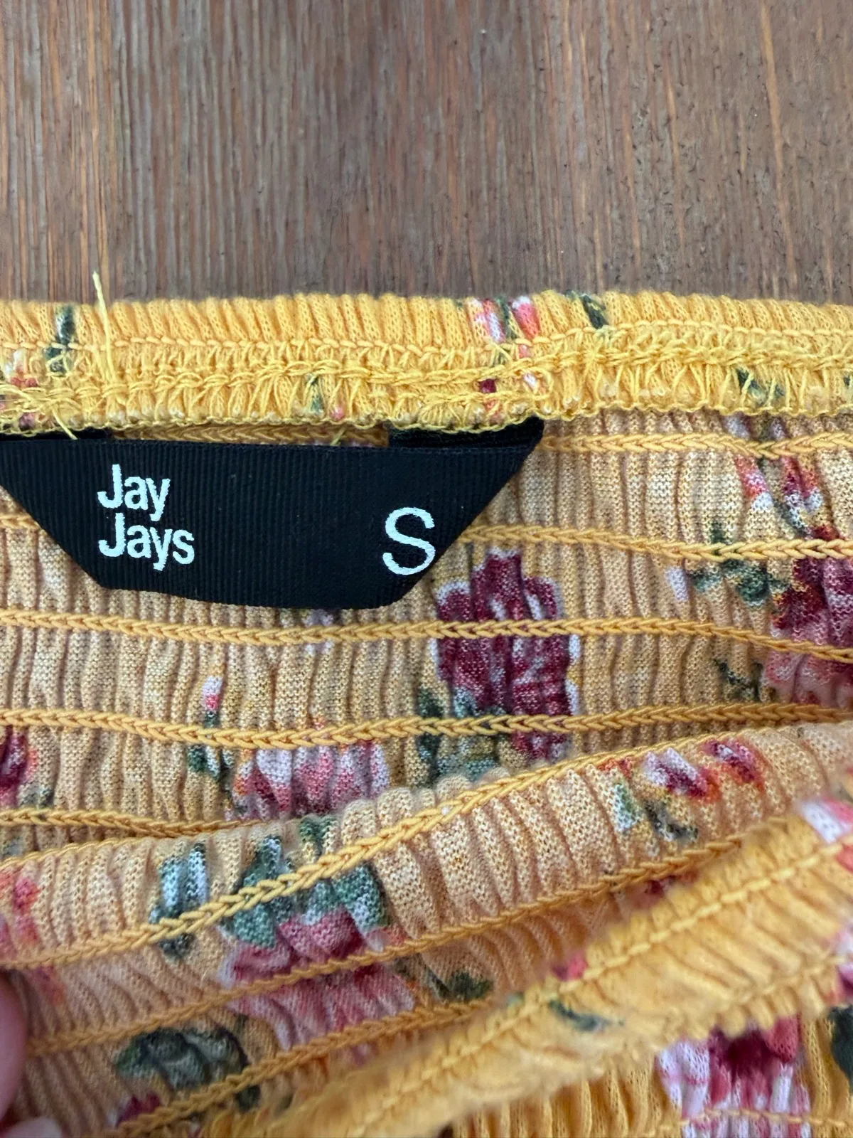 Jay jays shirted off shoulder Crop top size s – photo 2