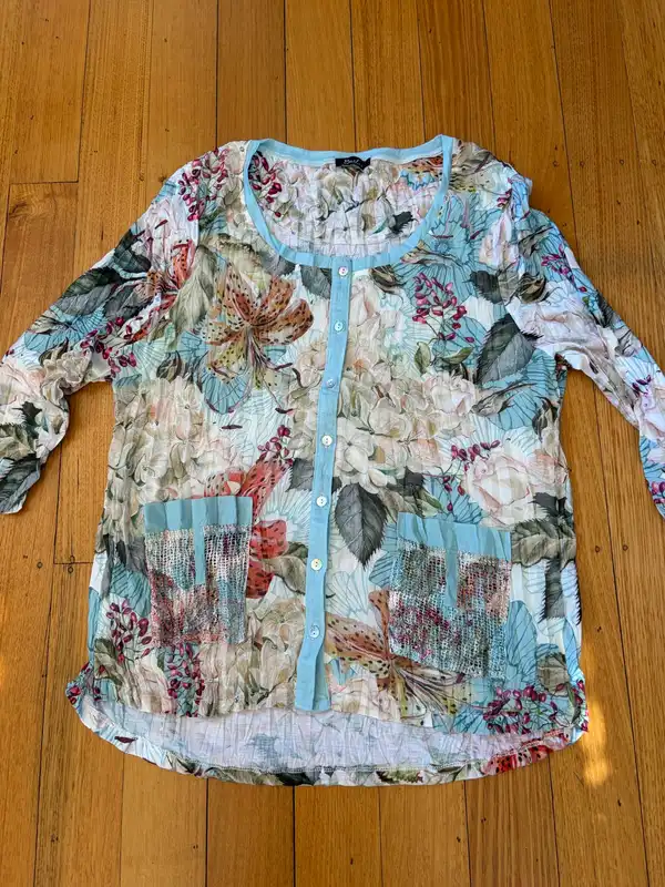 Berlin vintage style button up blouse size L/XL