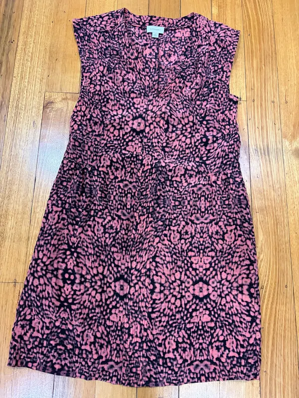 Witchery sleeveless knee length dress size 6