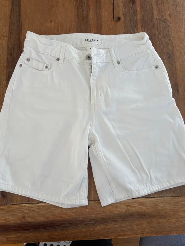 Country road white denim shorts size 6
