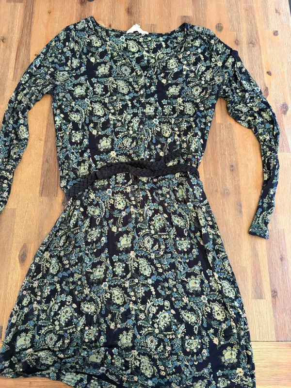 Elwood long sleeve print dress size m